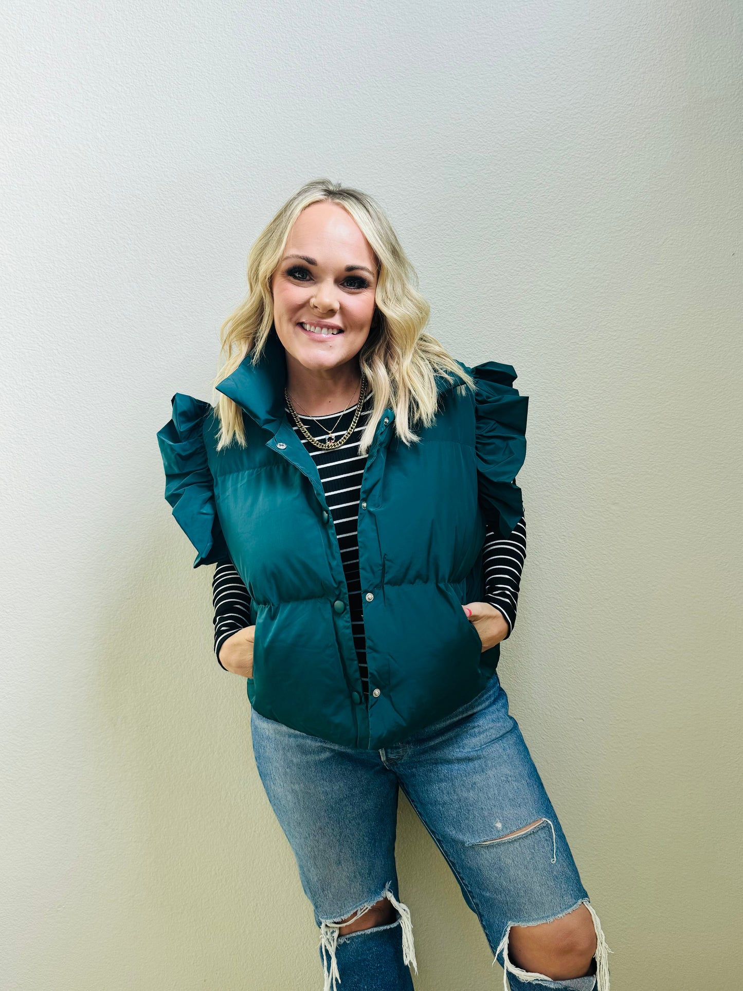 RUFFLE SLEEVE PUFFER VEST
