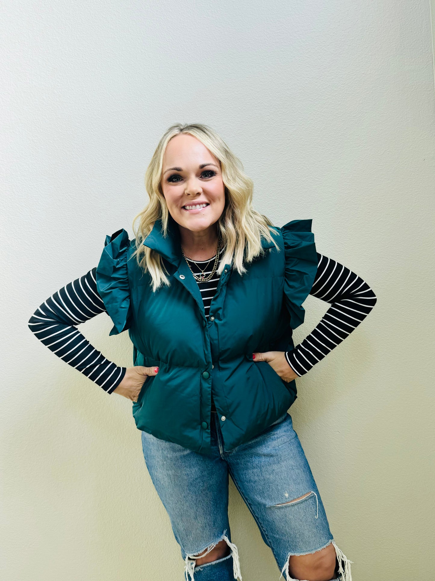 RUFFLE SLEEVE PUFFER VEST
