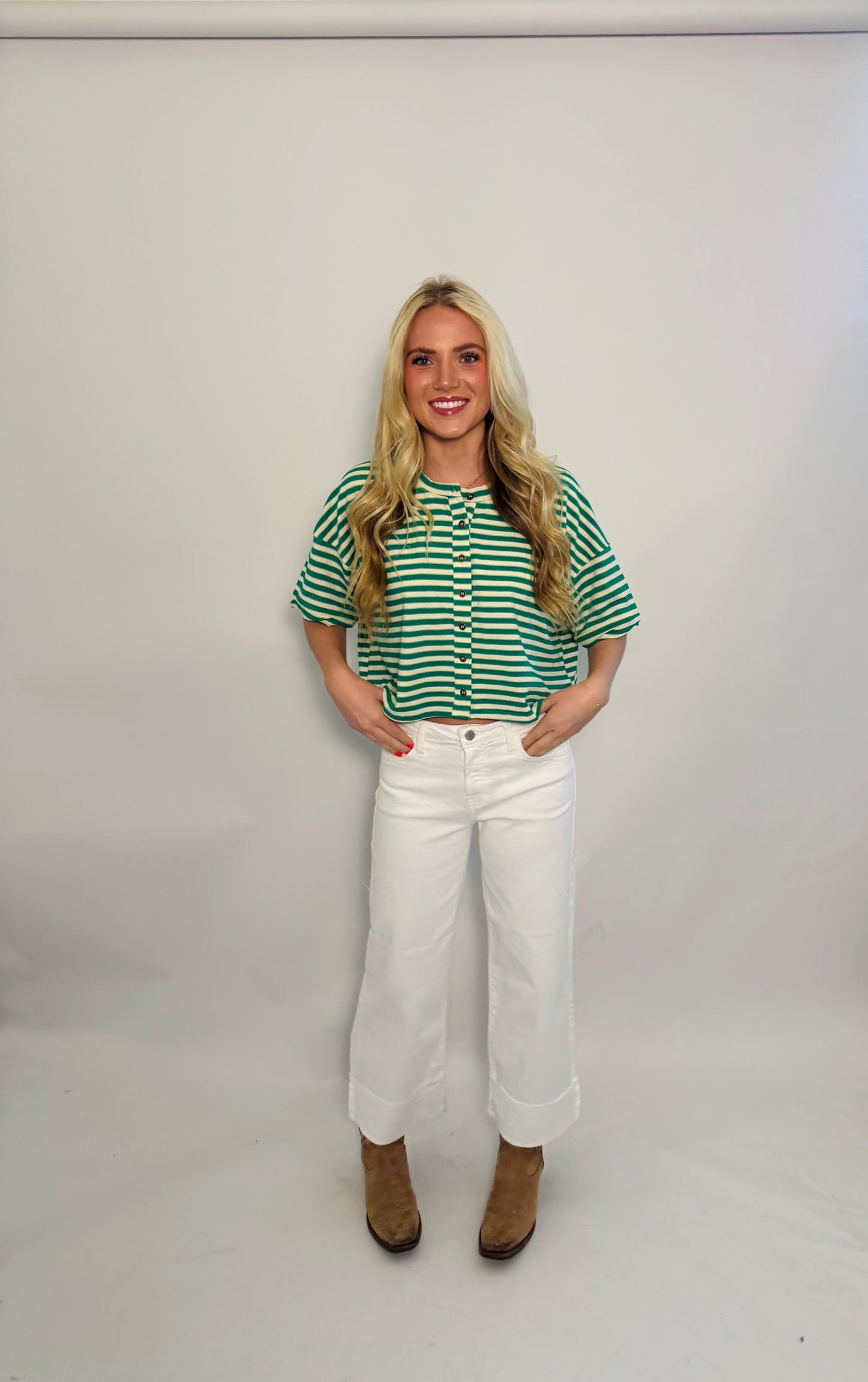 Breezy Button Crop