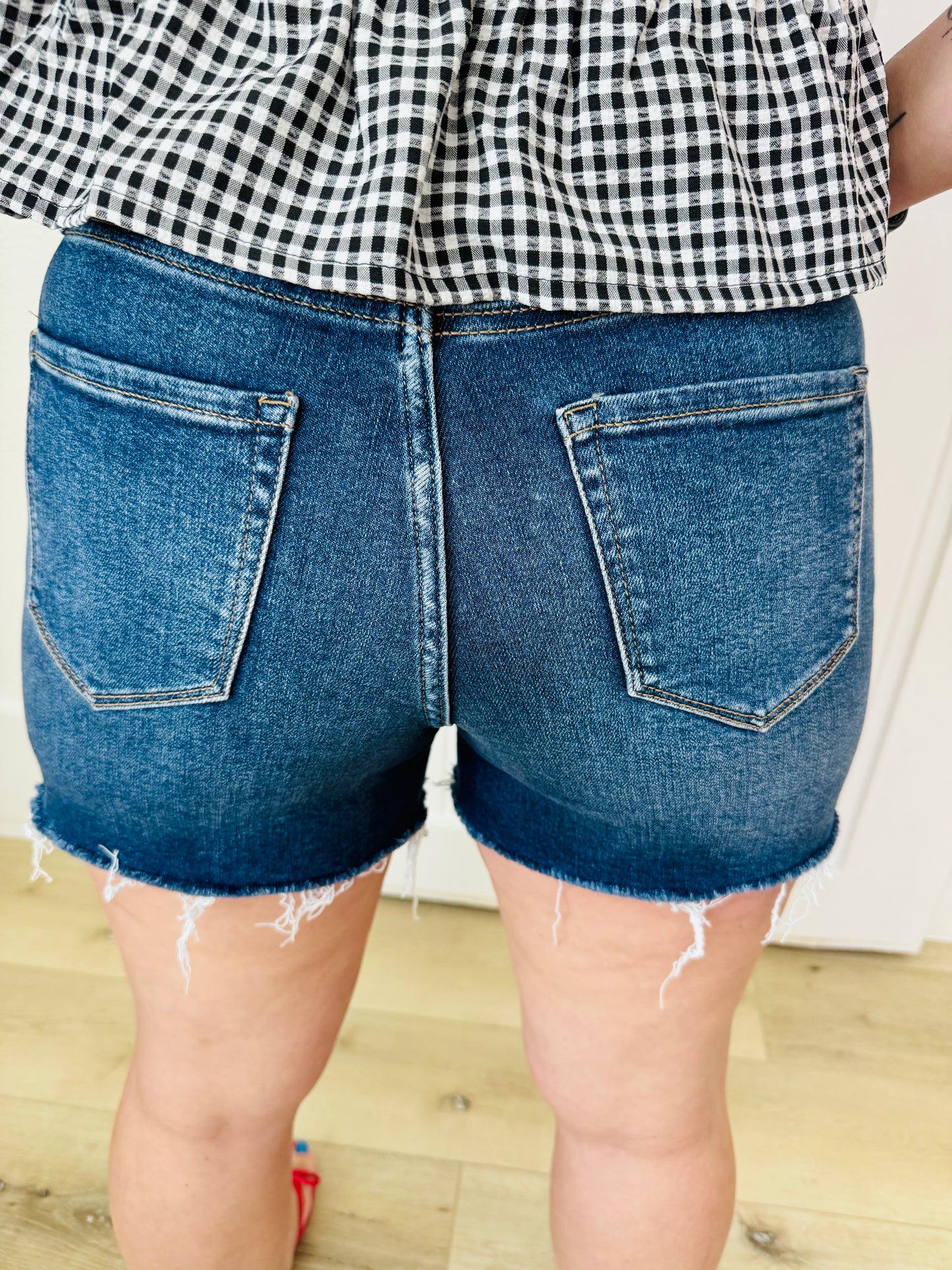 Distressed Hem Jean Short
