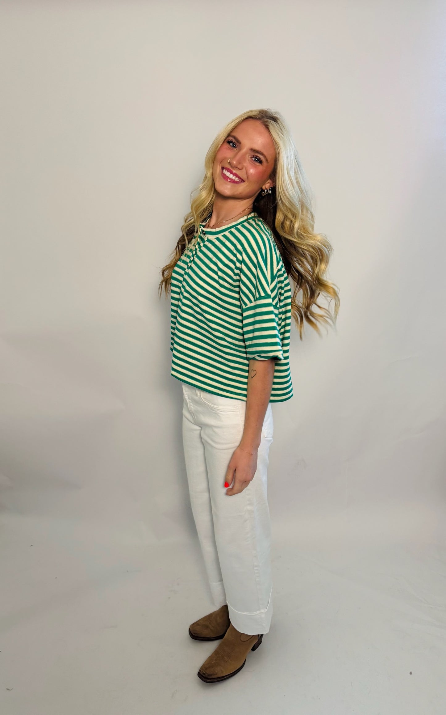 Breezy Button Crop