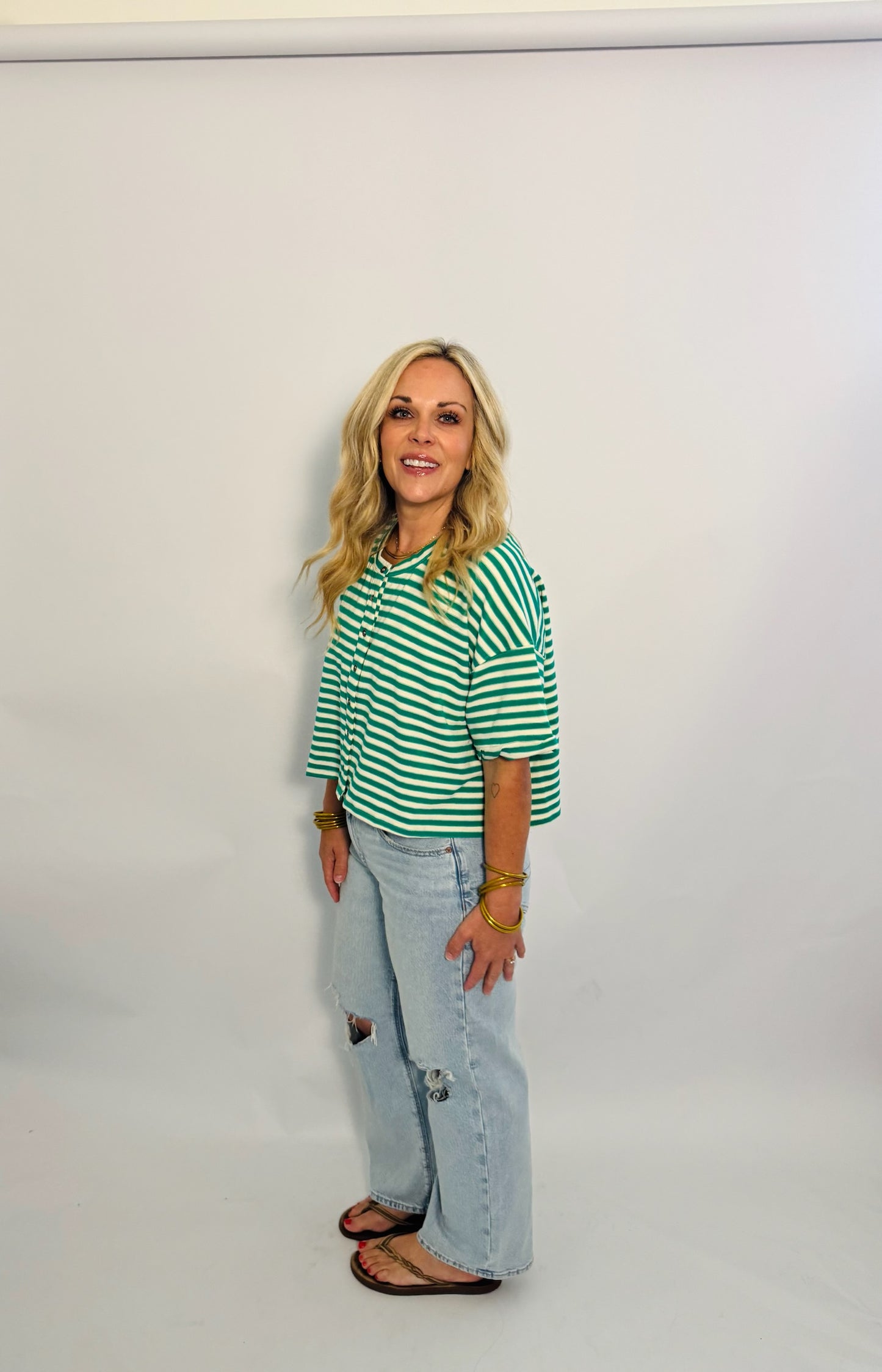 Breezy Button Crop
