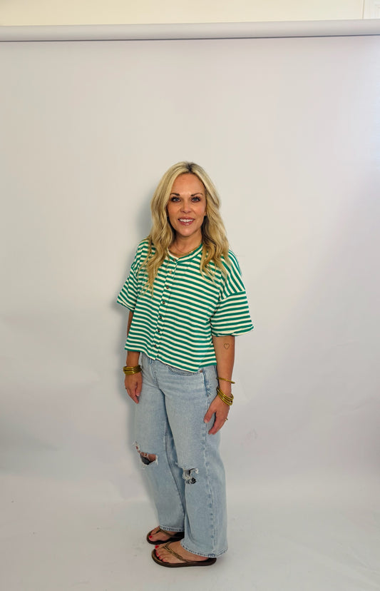 Breezy Button Crop
